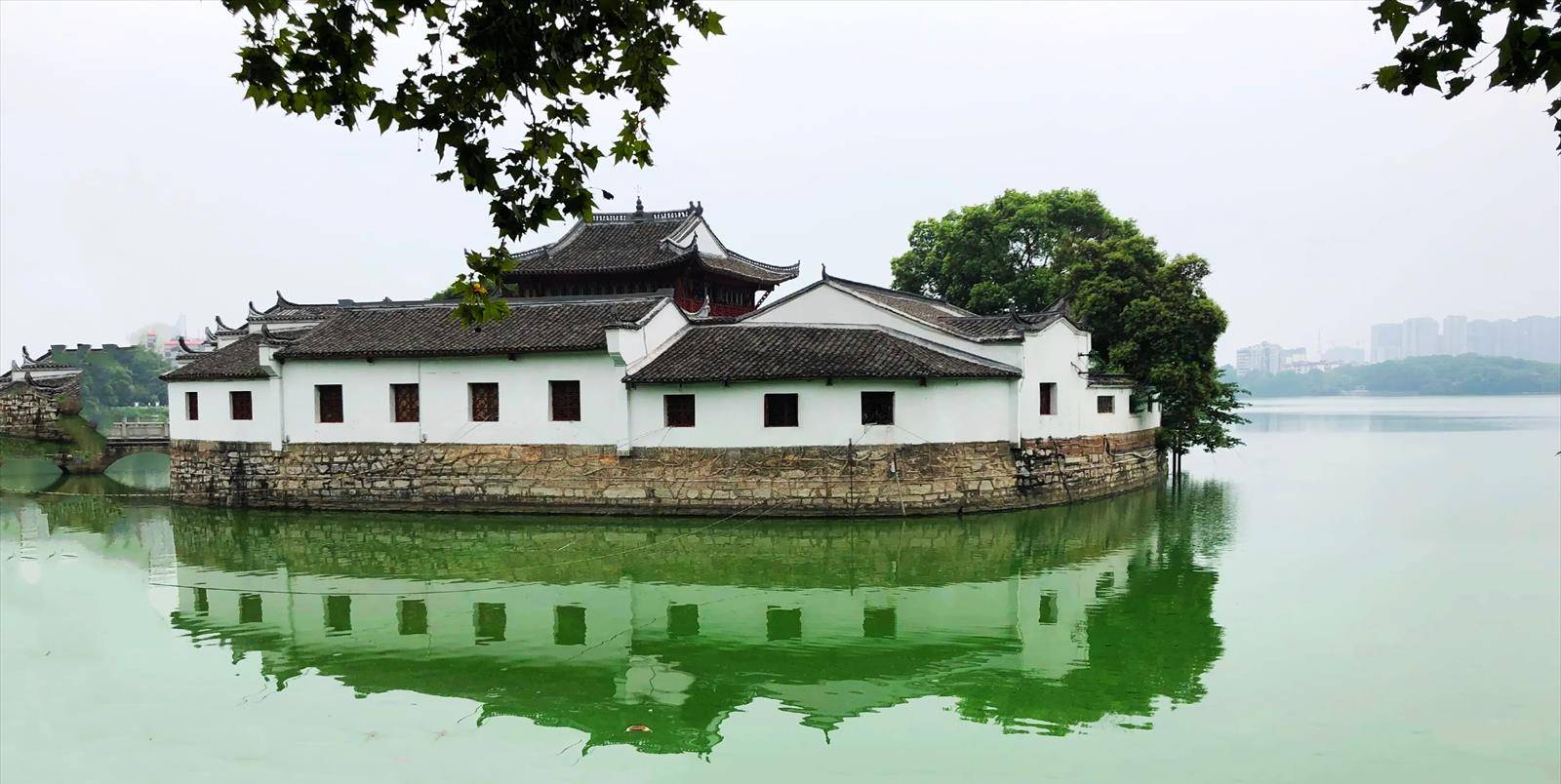 九江甘棠湖,千年美景烟水亭,镶嵌在繁华闹市的璀璨明珠