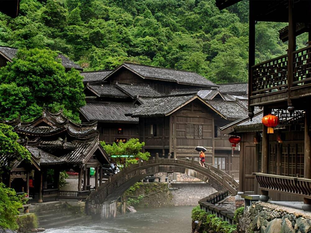 8亿门票50,虽假游客却络绎不绝_古镇_文化_人们