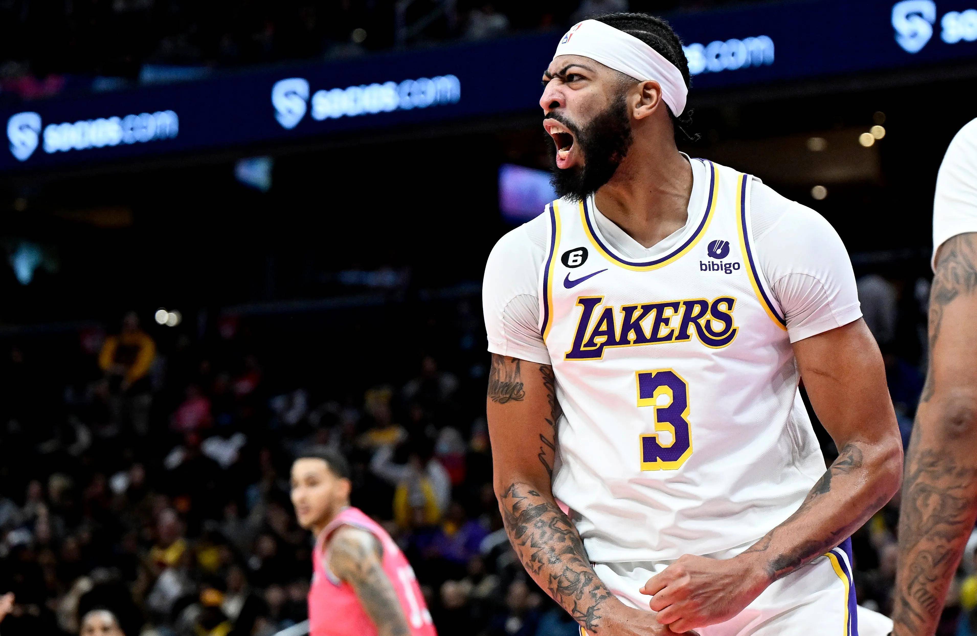 詹姆斯躺赢,戴维斯受媒体人爆料赌气不出手_施罗德_湖人队_球迷