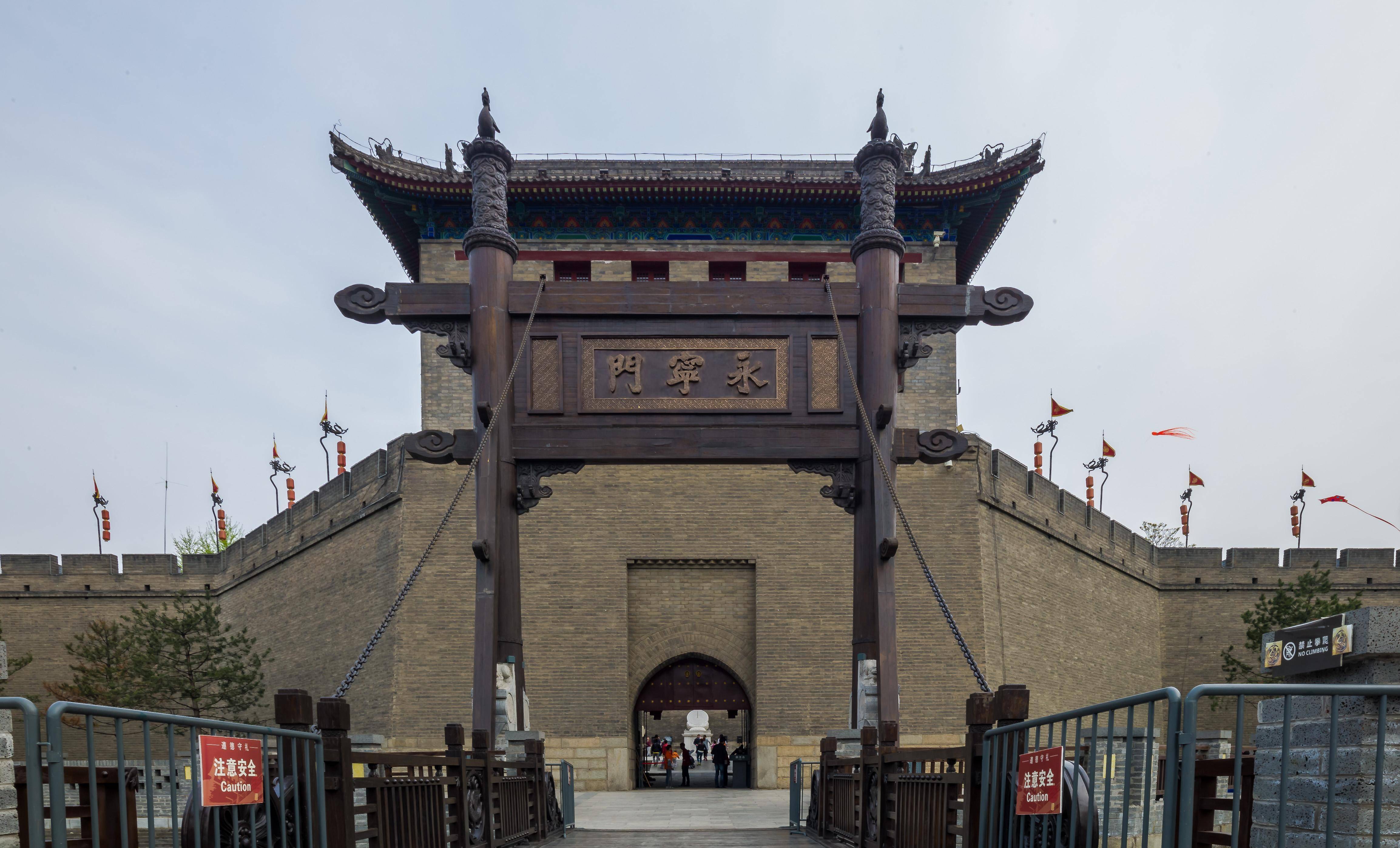 走在西安城墙上,真的是更爱这里了_时候_感觉_吊桥