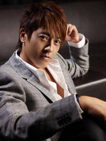 为永葆青春,吕颂贤和女子26年不吃肉不生子,如今54岁却大变样_陈自强