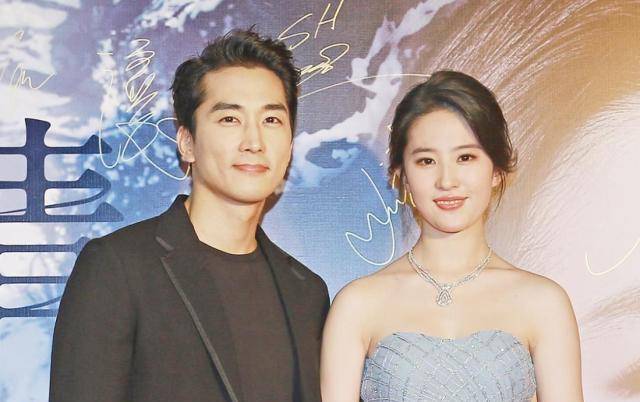 32岁刘亦菲近照,隐藏了5年的前男友,原来是我们熟悉的他_女神_宋承宪