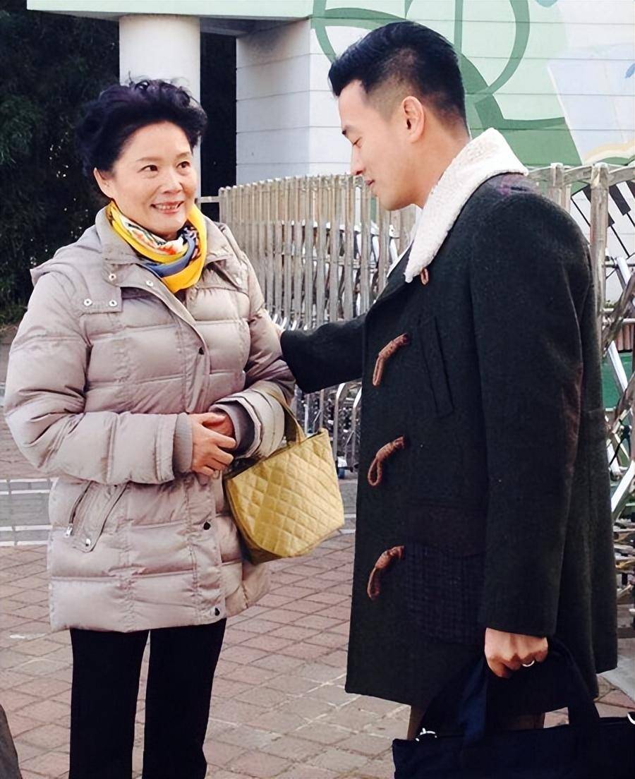 著名女星杨青:离婚后与前夫是朋友,与演员女儿共耀演艺圈_徐月娟_北京