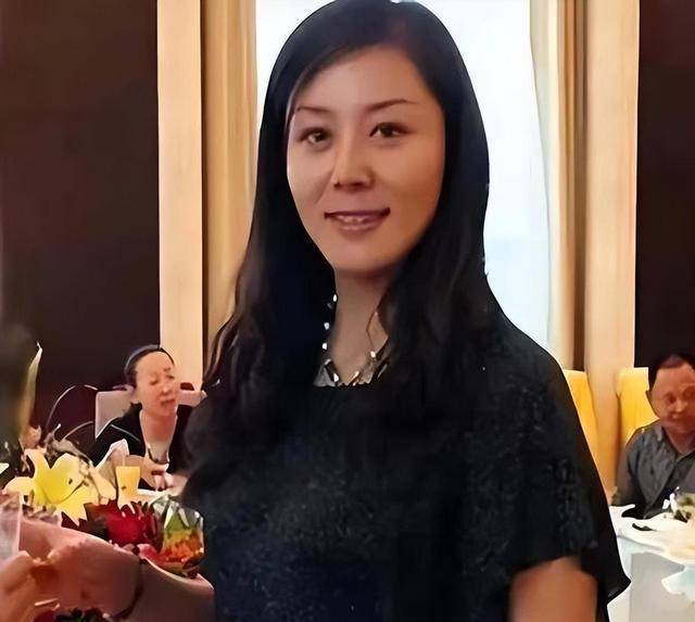 美女副市长与40多图片