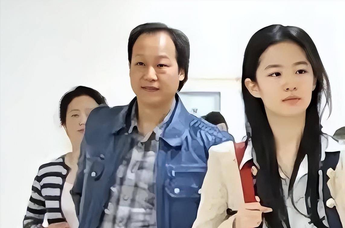 杨采钰被曝与刘亦菲父亲陈金飞离婚,陈金飞疑与刘亦菲母女有染?