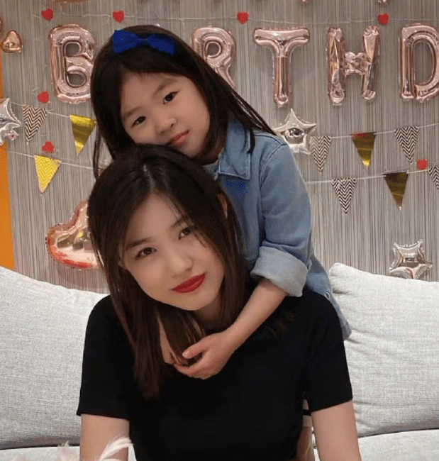 章子怡汪峰为女庆生,小苹果与醒醒罕见同框,热评第一成最大亮点_生日