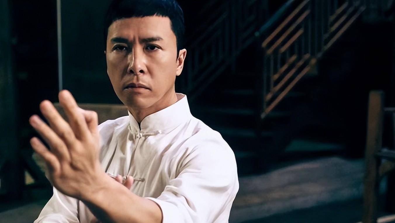 同为60后武打明星,甄子丹与李连杰现状高下立判,差距越来越大_功夫