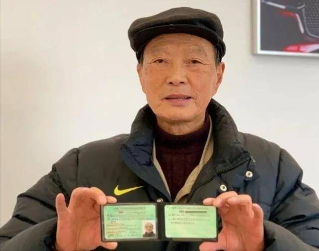 2023年起,驾驶证年龄迎限制调整,老司机痛哭:不让我"挣钱"?_汽车_驾照