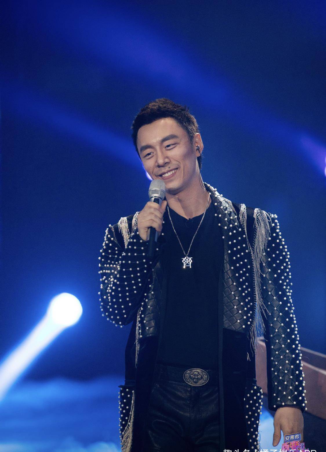 发展差距挺大…_韦炜_黄艺馨_视频