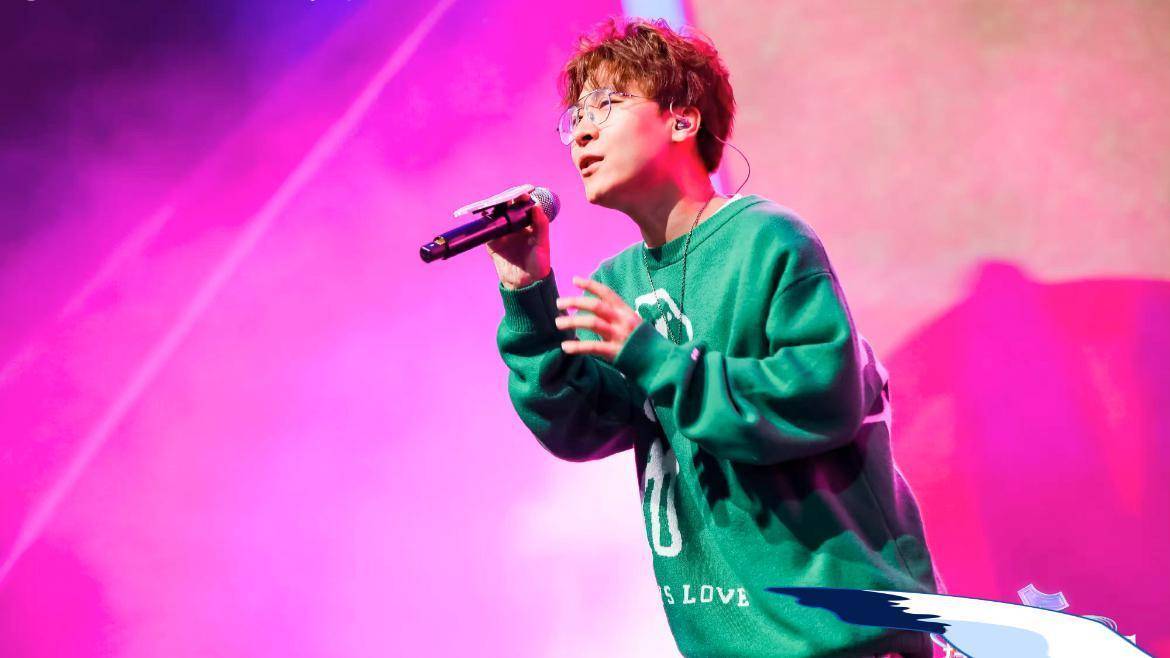 一个生日,人间的冷暖,在35岁的王啸坤身上体现的淋漓尽致_音乐_生活