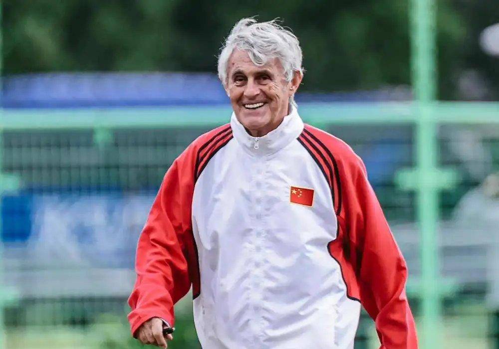 78岁功勋主帅米卢上任新职位,球迷纷纷拍手叫好_因为_主教练_推广