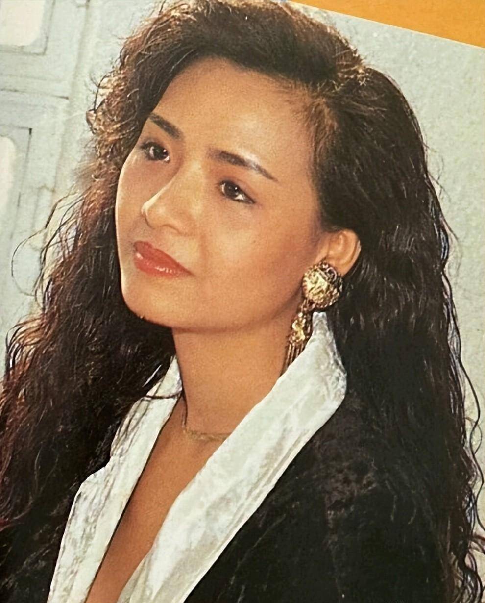 香港电影黄金时代的风月女星《叶子楣》_好身材_吕锡照_市场