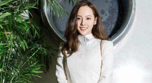 他是杜淳的前女友,两人相恋7年被甩,28岁嫁入豪门被宠成公主