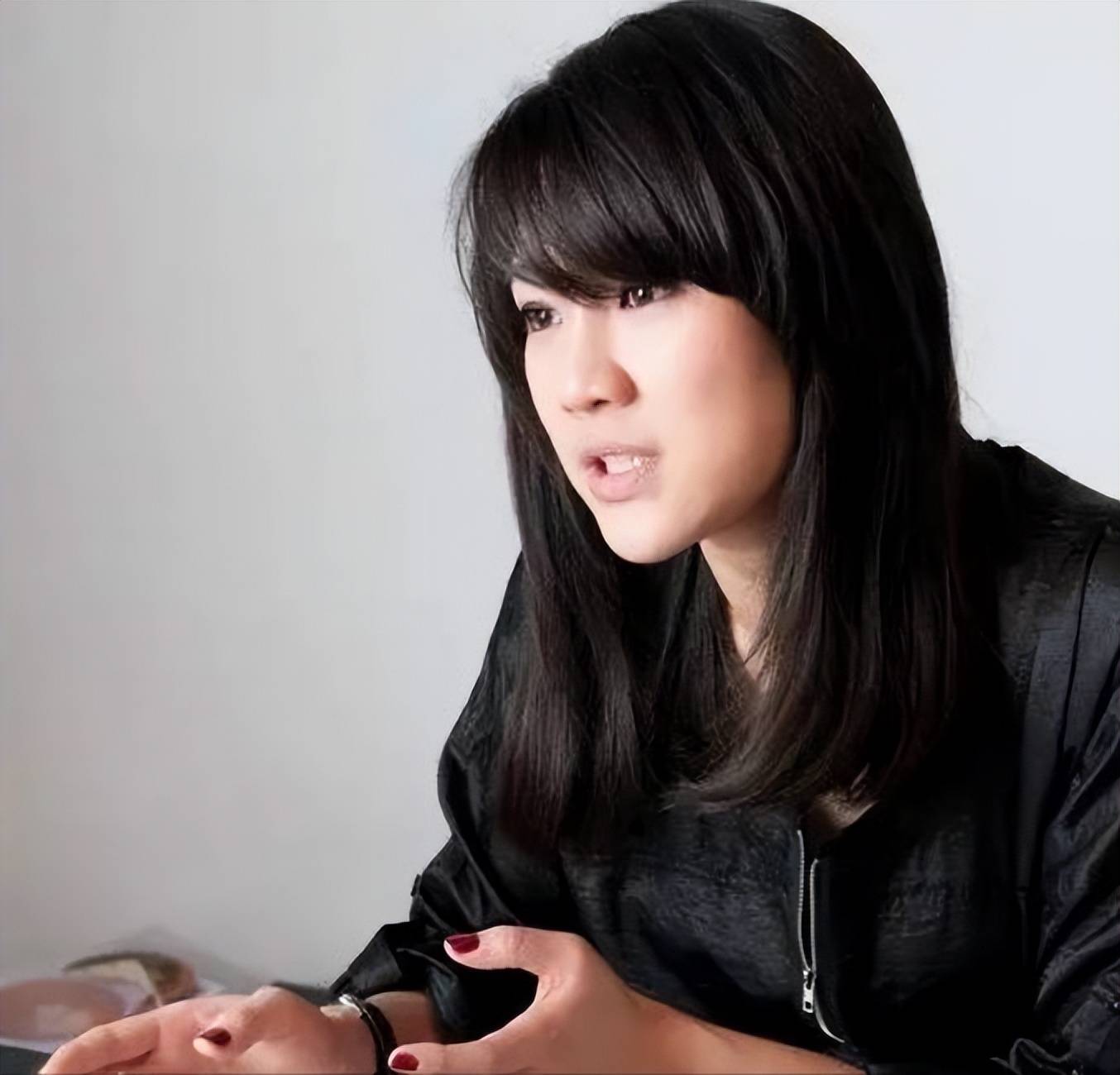 钟汉良被曝已离婚,他获抚养权谢易桦净身出户,网友:无风不起浪_女儿