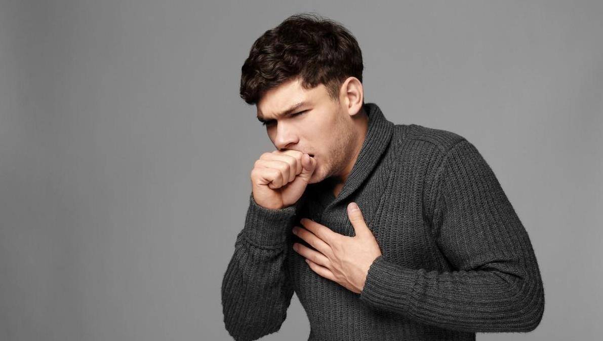 2大叶性肺炎 1急性发病,发热咳嗽胸痛,肺局部叩诊浊音,呼吸音减