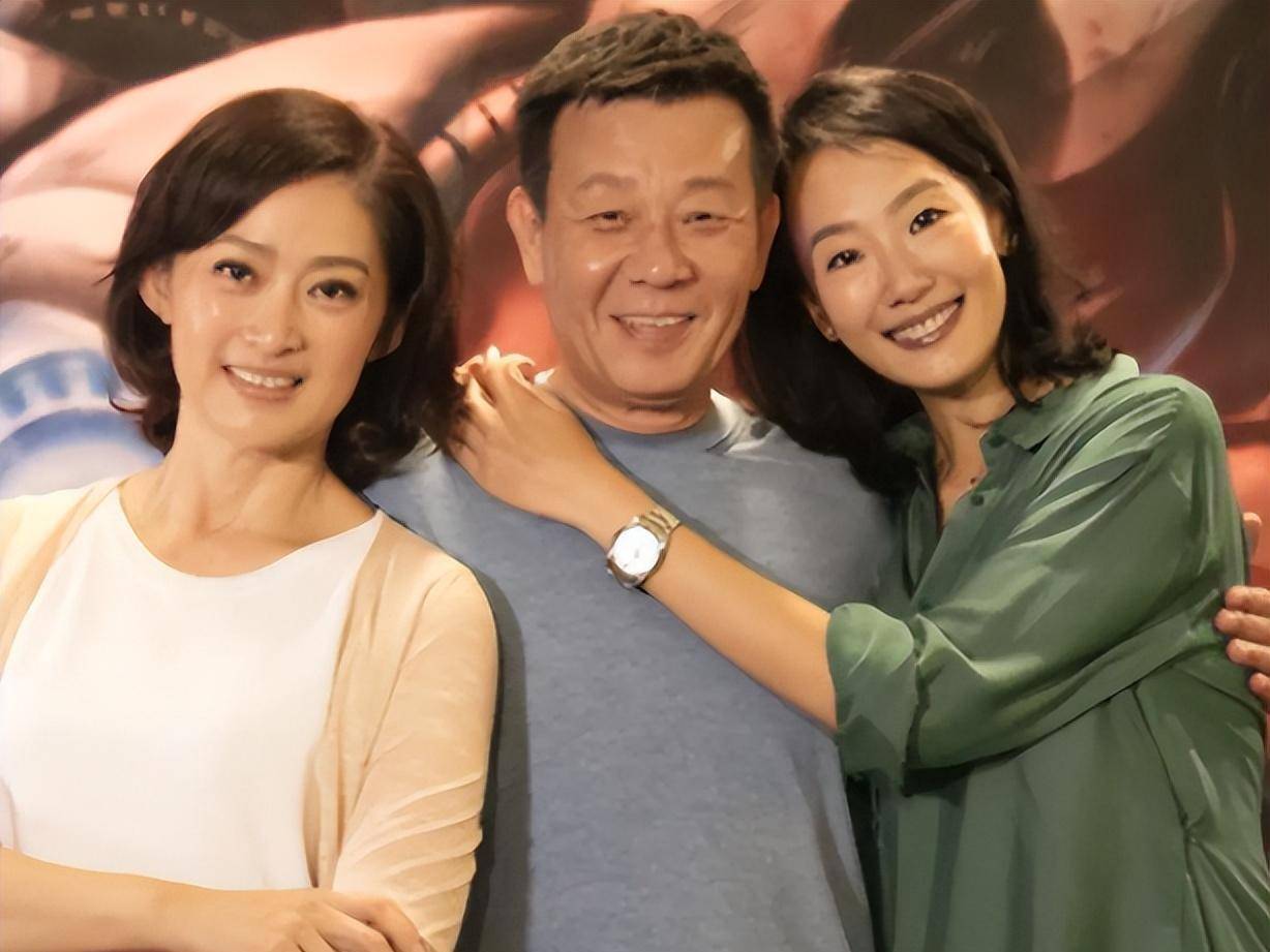 两个"老婆"住楼上楼下,寇世勋的生活让人羡慕_工作_徐丽丹_方式