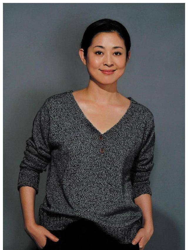 60岁倪萍近照曝光,苗条之后,端庄大气的气质提升很多_观众_家人_节目