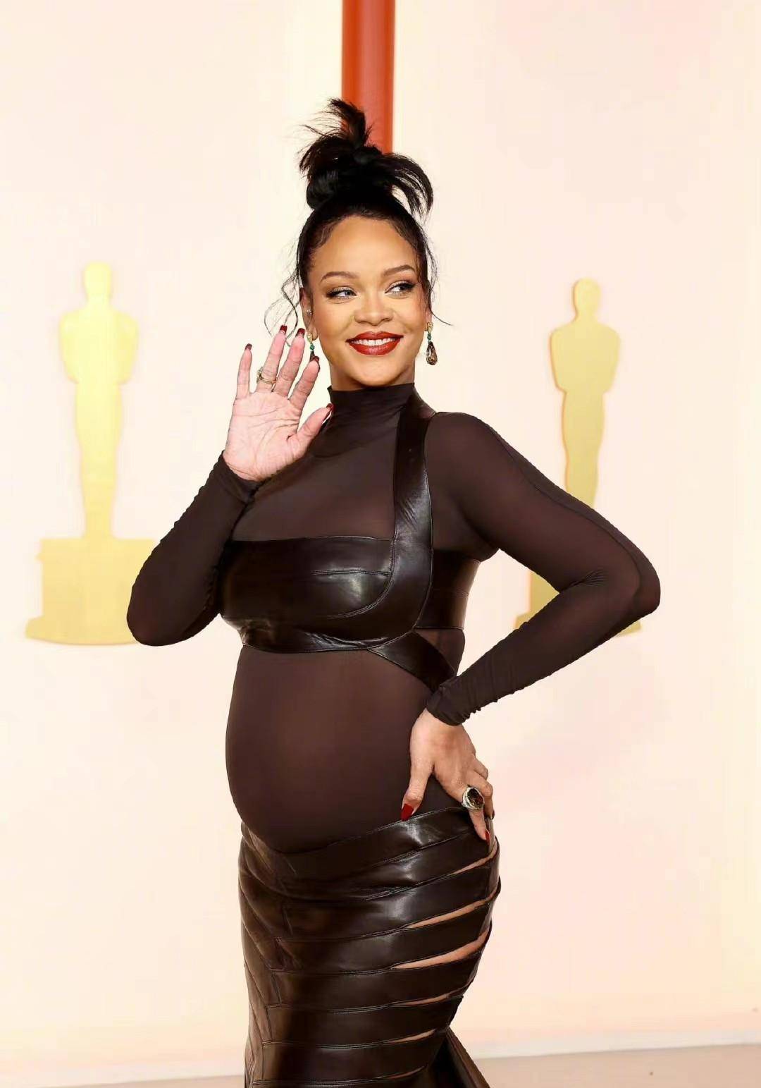 穿透视装臀部还镂空,身材太辣妈了_裙子_效果_造型