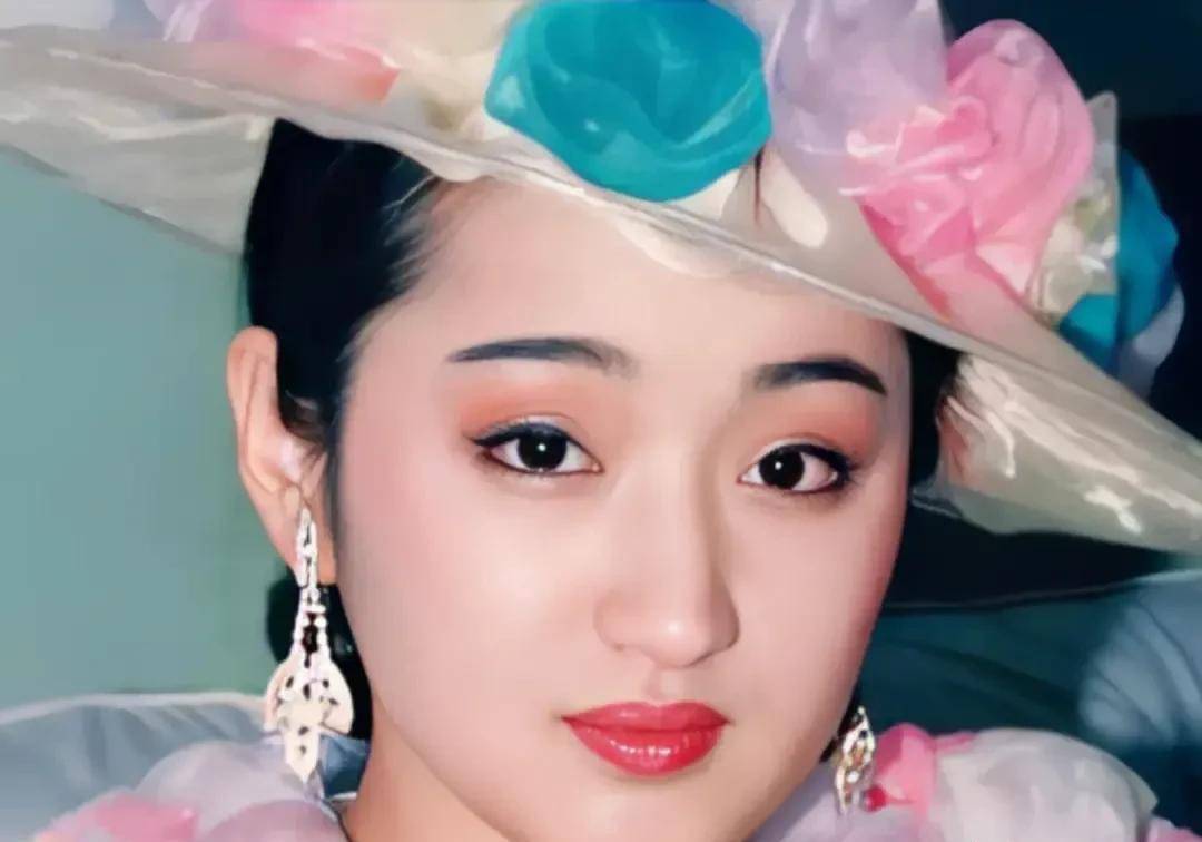 著名歌手杨钰莹成功的秘诀是什么?_洋妞_小姑娘_季节