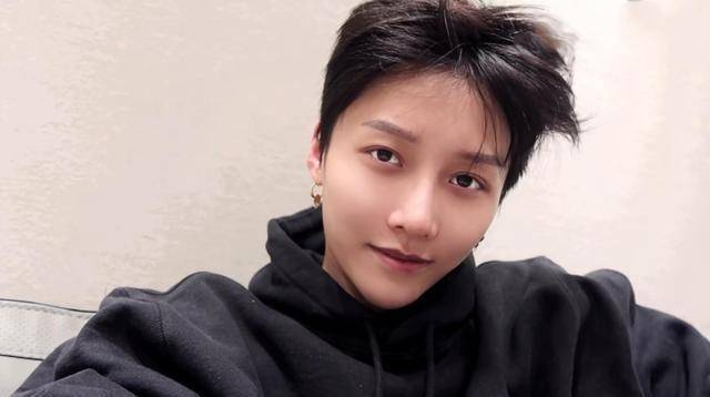 刘雨昕新歌舞台,acky担任编舞,师父林梦陪同练习_popping_舞蹈_街舞