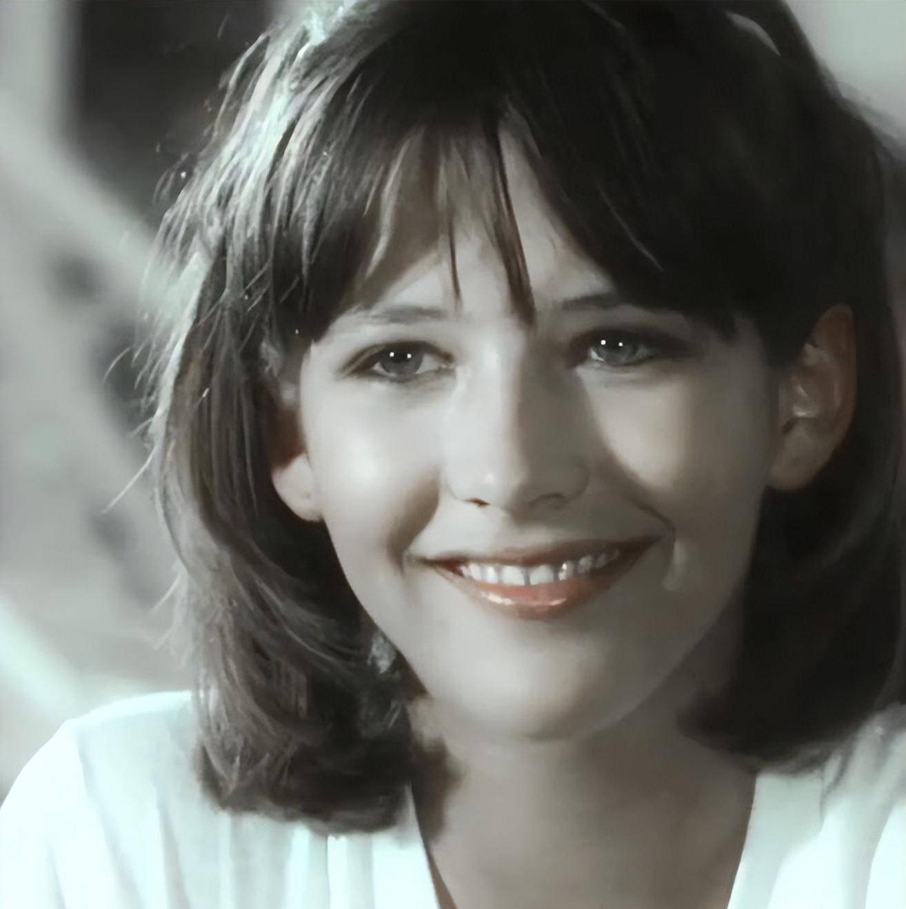 苏菲玛索:惊艳绝伦的美人,56岁单身,但眼神依旧清澈如少女_索菲_父亲