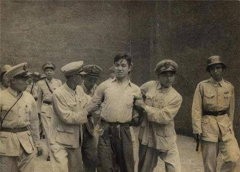 1947年一革命者即将就义,刑场上突然"吓疯:家里有狗,速回_庆阳_陈斌