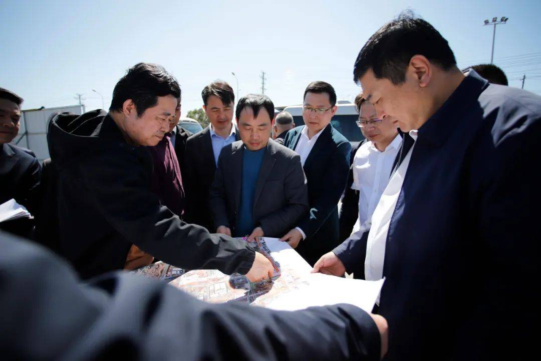 秘书长,市指挥部副指挥长吴时刚,荆门高新区党工委书记,掇刀区委书记