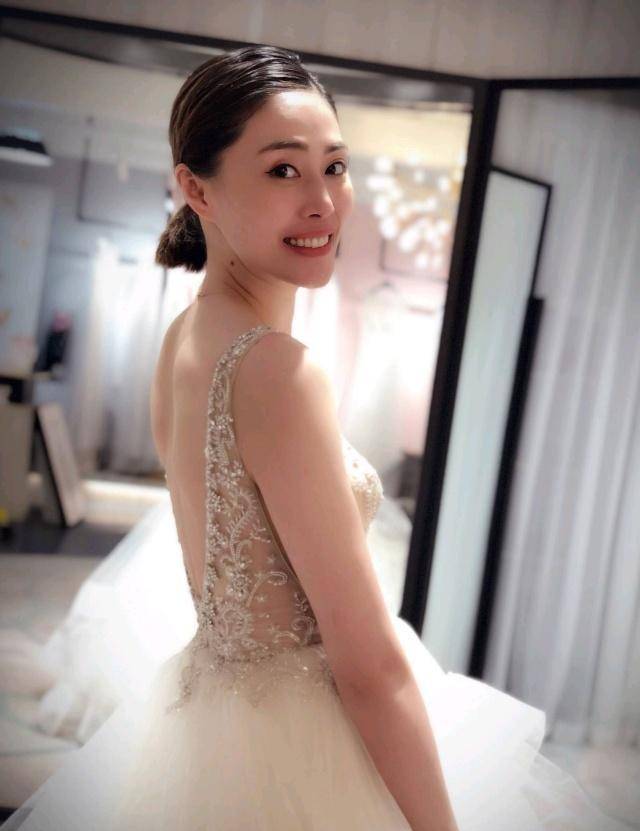 中国女排马蕴雯:嫁给17岁美国白人,在社交媒体上"炫富"_训练_雷特