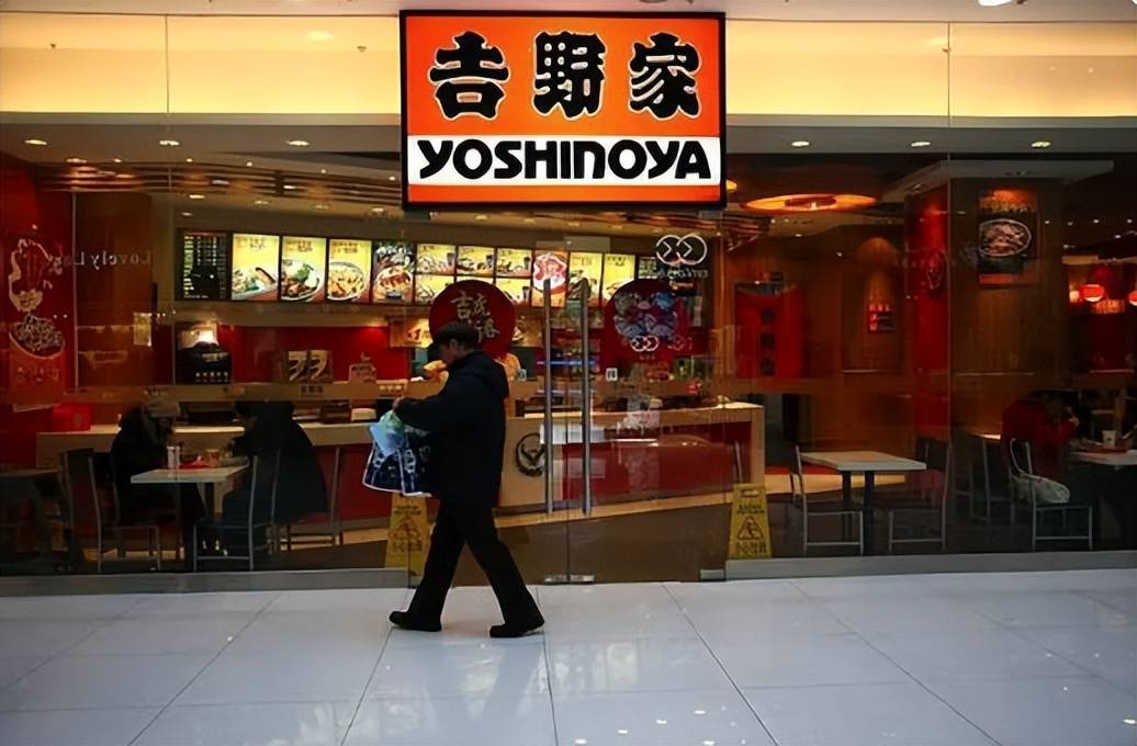 吉野家吃出蟑螂后执法检查又发现43只：重视食