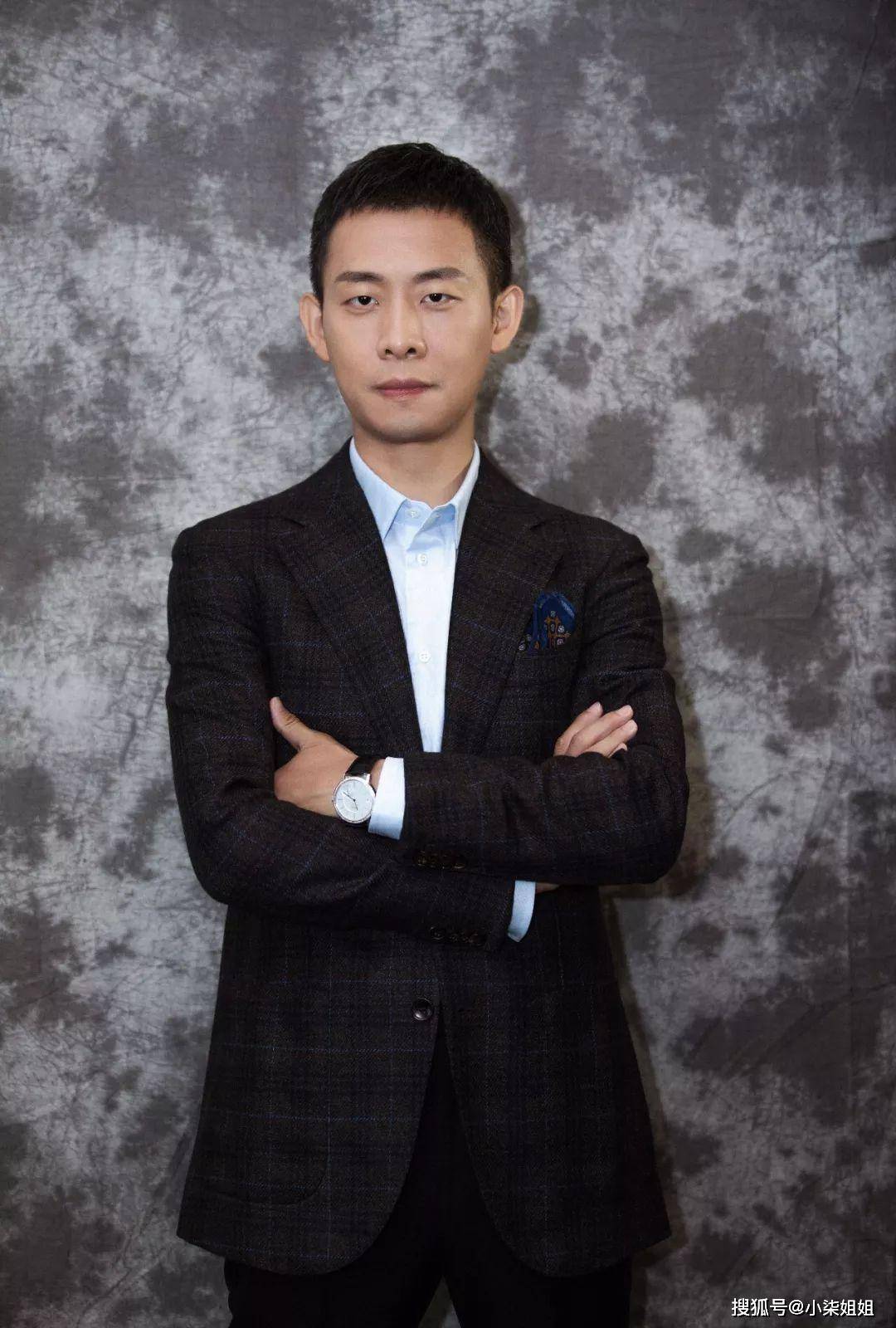 45岁的张译,出道17年,长得并不帅气,凭什么是娱乐圈的常胜军?