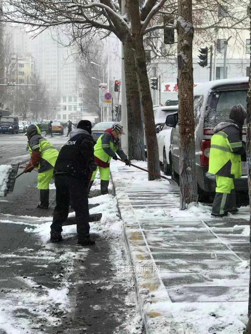 雪不断下！清冰雪大军连夜战春雪｜省内27条高速封锁