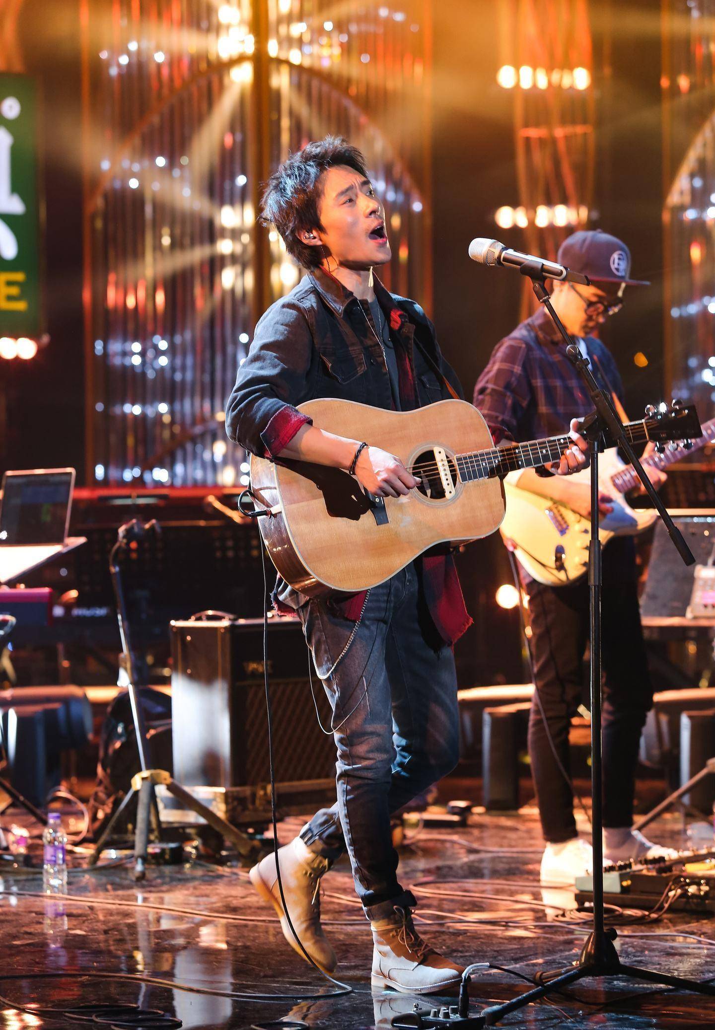 夜空中最亮的星-逃跑计划的唱功如何?_毛川_音色_高音区