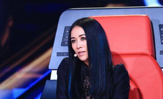 开场的迷之行为太逗了_梁静_节目_李诞