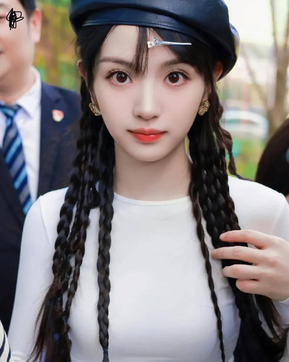 饭饭说:张若昀 王一博 成毅 姐姐 徐艺洋 田曦薇 娄艺潇 陈星旭_cp