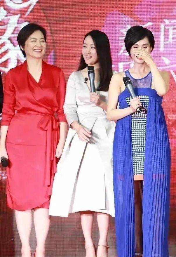 68岁林青霞和50岁宁静同框,输了年龄却赢了气质,优雅老去真美_女性