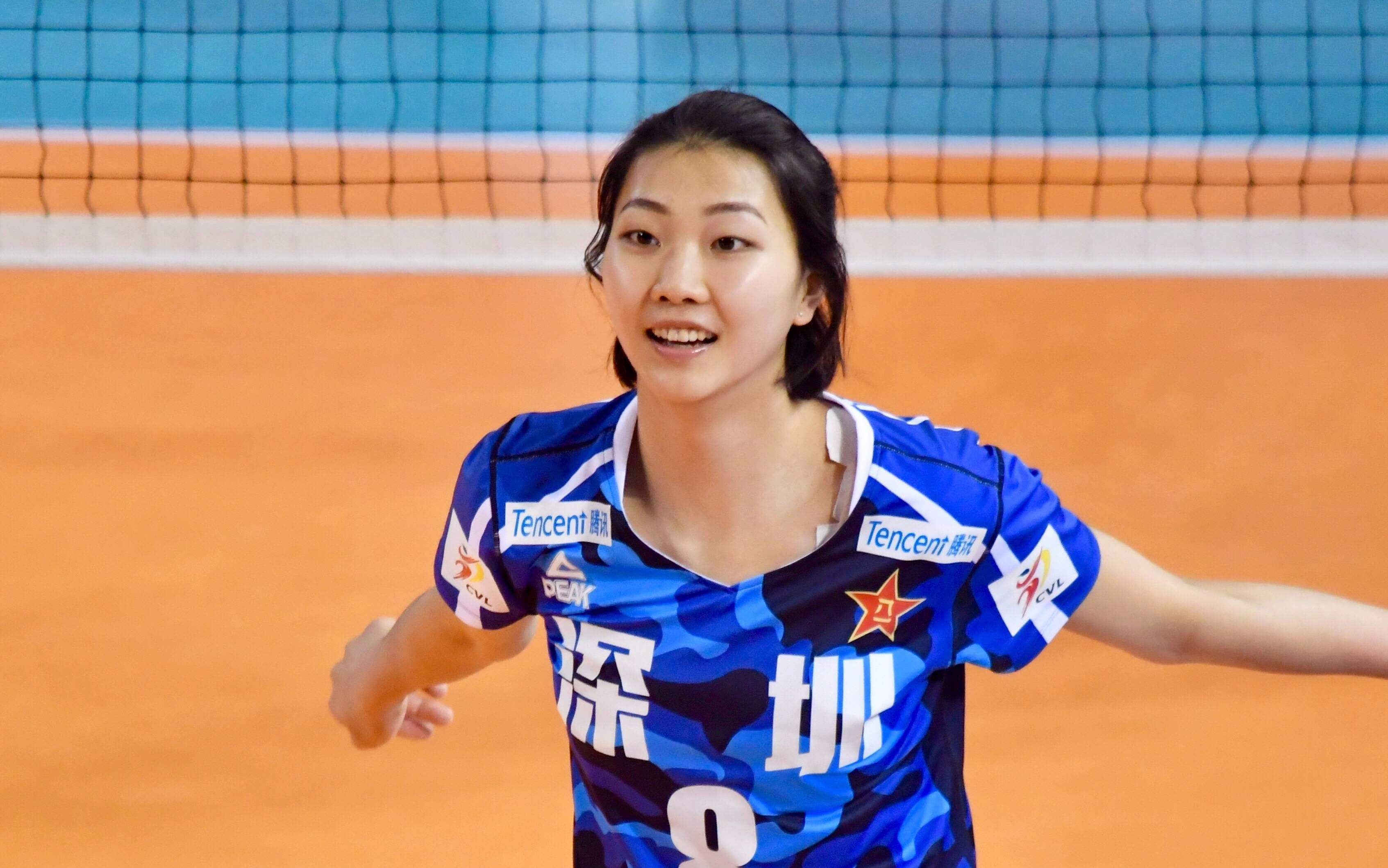 中国女排现役大队长缺席培训课集体照 袁心玥到底去哪里了_郎平_网友