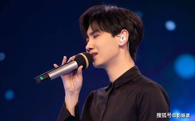 最后要介绍的一位常驻嘉宾就是别号"小鬼"的的说唱歌手王琳凯,他的