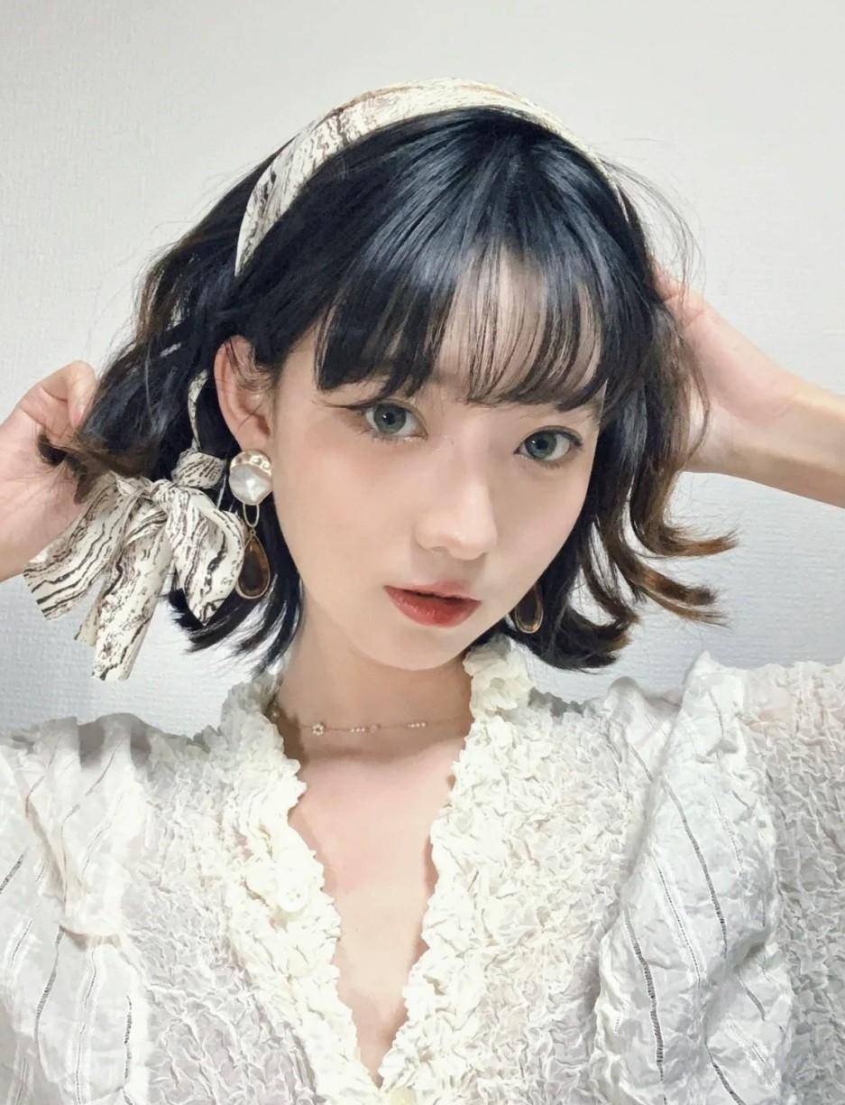 它叫"酒窝发",洋气减龄还显脸小_时尚_头发_短发