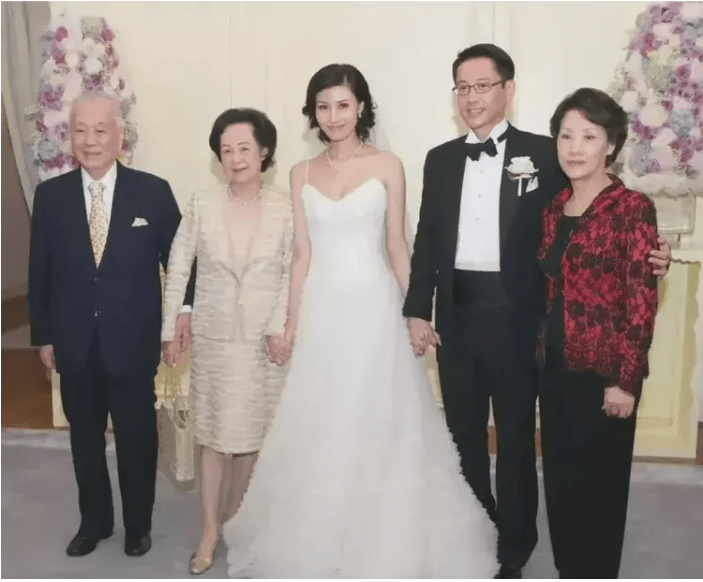 手段,还想挑衅何超琼,妻妾的差异怪不得说毁三代_许晋亨_婚礼_陈百强