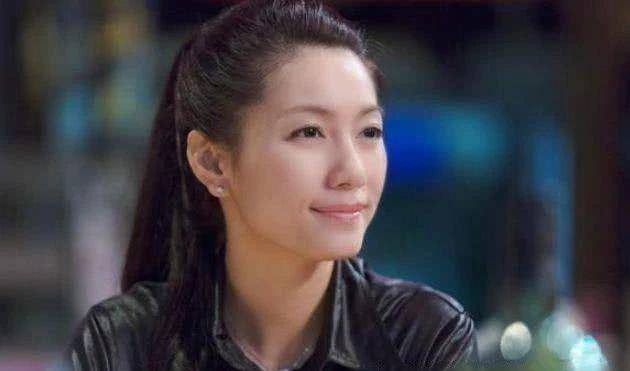 曾拒绝霍建华追求,出道19年就劈腿14次,现在41岁依然