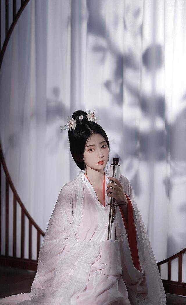 简介:萧子轩奸计得逞.