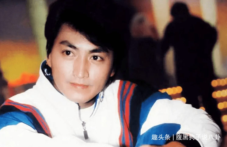 62岁演员何家劲分享近照,感叹老人福利特别好,剪发只要2元钱_工作