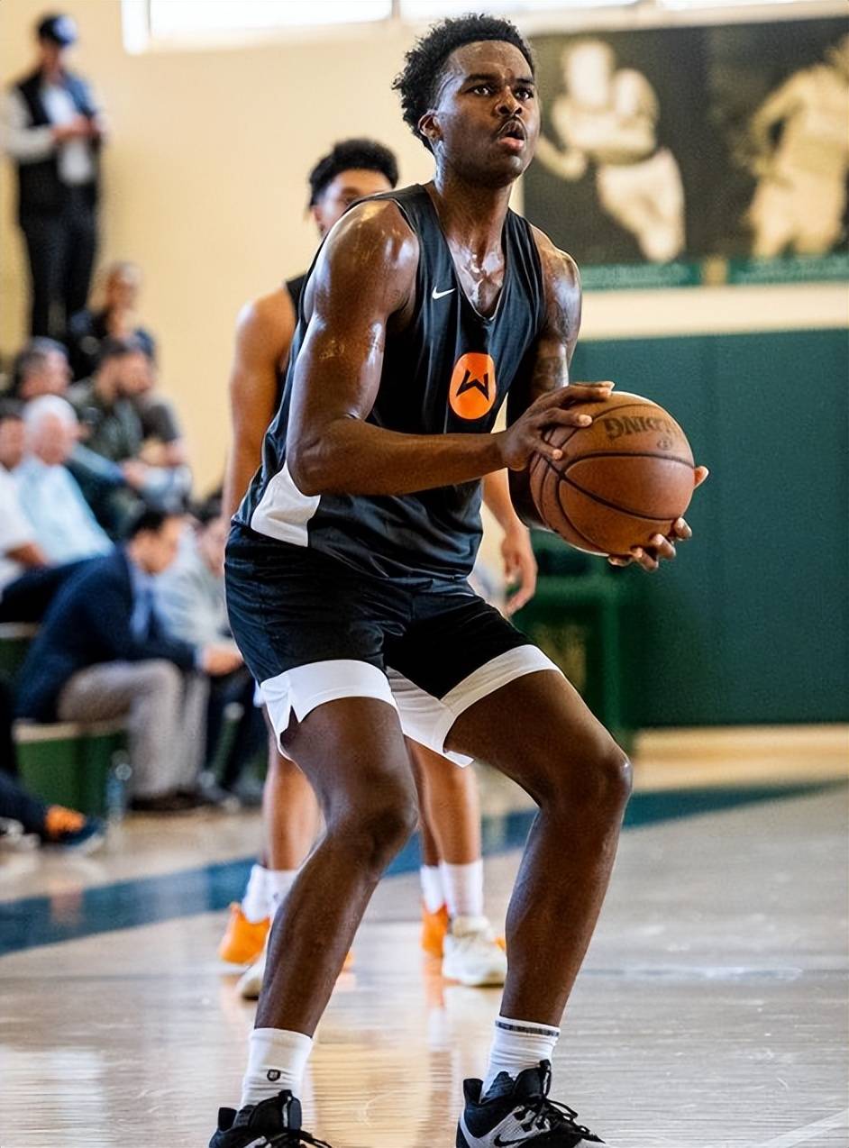 克里斯·威尔克斯的"逗号"篮球路!_球员_顺位_运动