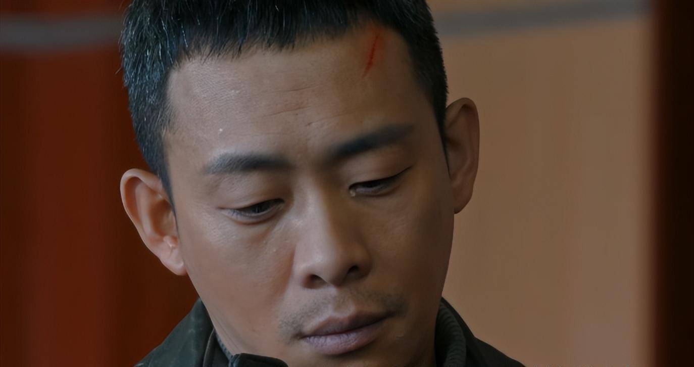 张译用"3场戏"告诉你,啥是教科书式哭戏_队友_眼泪_眼睛