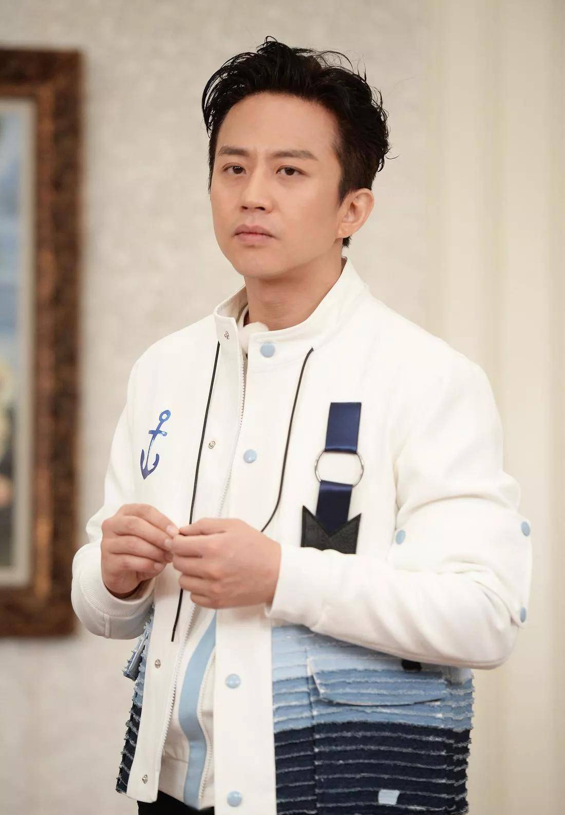 邓超泪洒北大观影场,《我们乒乓》多次撤档,耗光观众耐心!