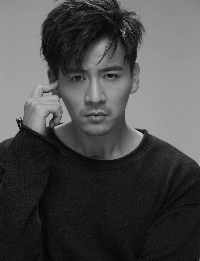 身高1米8帅哥,颜值,演技,人品都在线,经常影视霸屏,为何不红_魏千翔