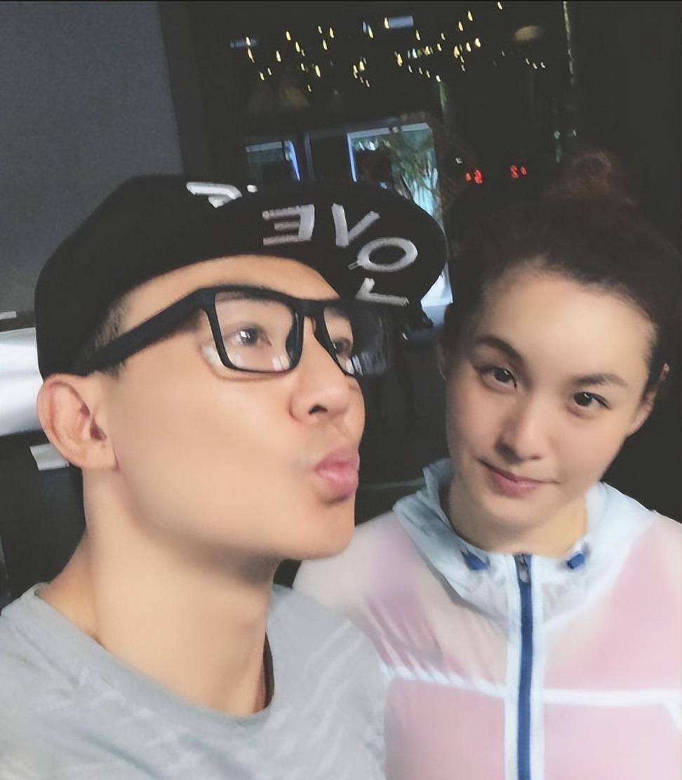 刘畊宏妻子王婉霏:拒傍富商,相守23年,欠下千万债款也不离不弃_周杰伦