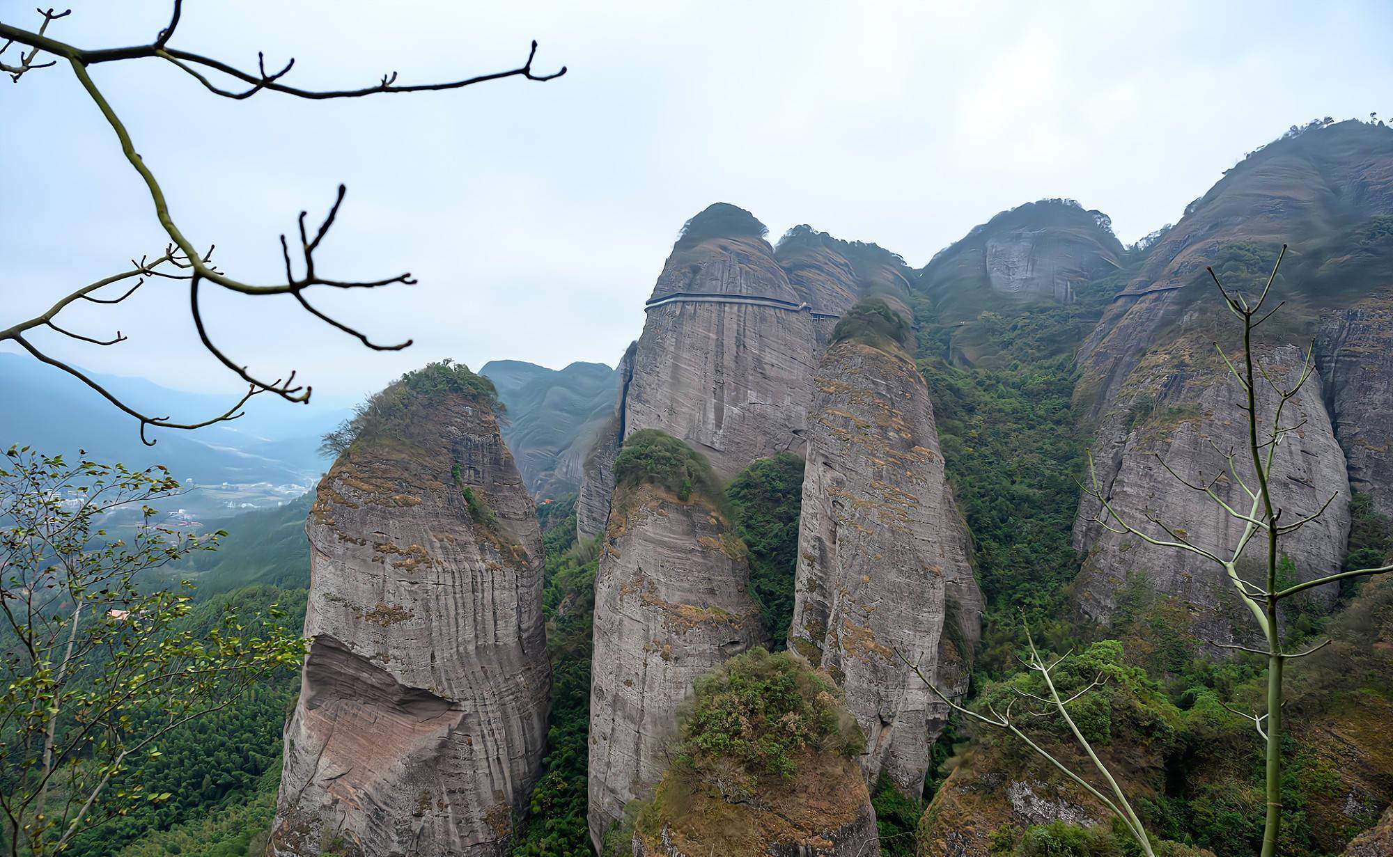 江西藏着一座"武当山",相比湖北武当山毫不逊色,风景美如画_一线天