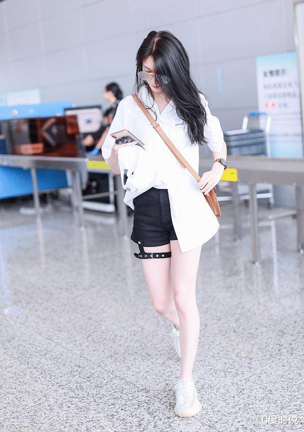 傅菁为证自己是腿精,穿短裤还要加"腿环",效果太绝了_造型_魅力_时尚
