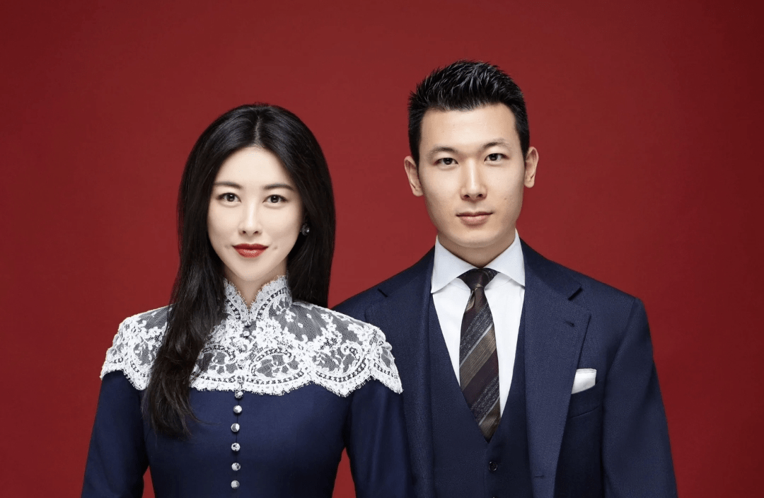 先晒出结婚证照,带着女儿回到婚礼现场_王昀佳_照片_婴儿